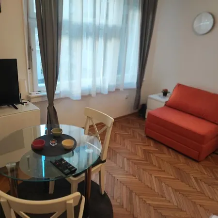 Parlament Center Apartment Belgrade