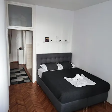 Apartment Parlament Center *